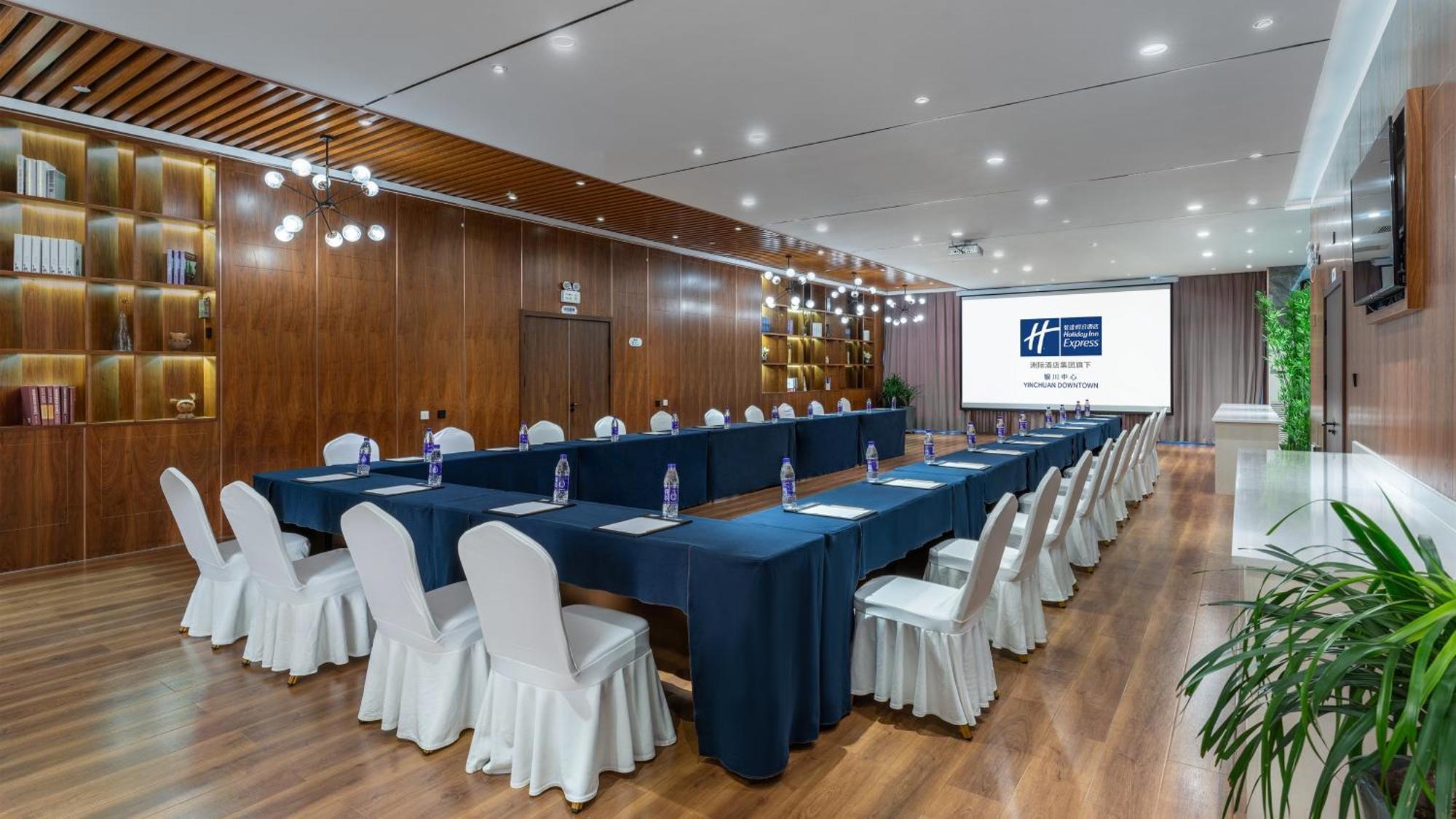 Holiday Inn Express Yinchuan Downtown By Ihg ภายนอก รูปภาพ
